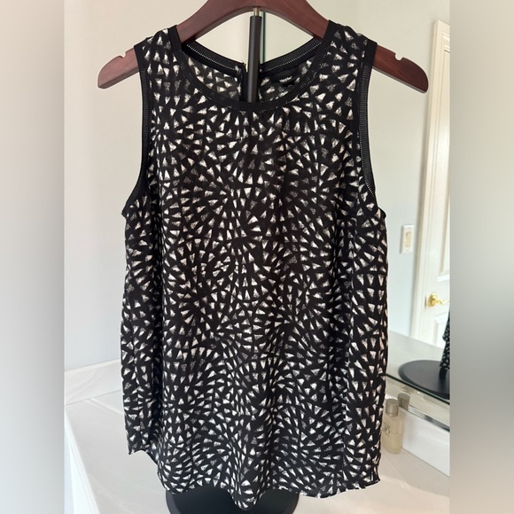 Massimo Black and White Tank Top with Abstract Pattern - Picture 1 of 13